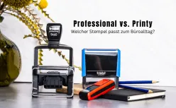Trodat Professional und Trodat Printy Stempel auf einem Schreibtisch mit Notizbüchern und Stiften, darüber der Text „Professional vs. Printy